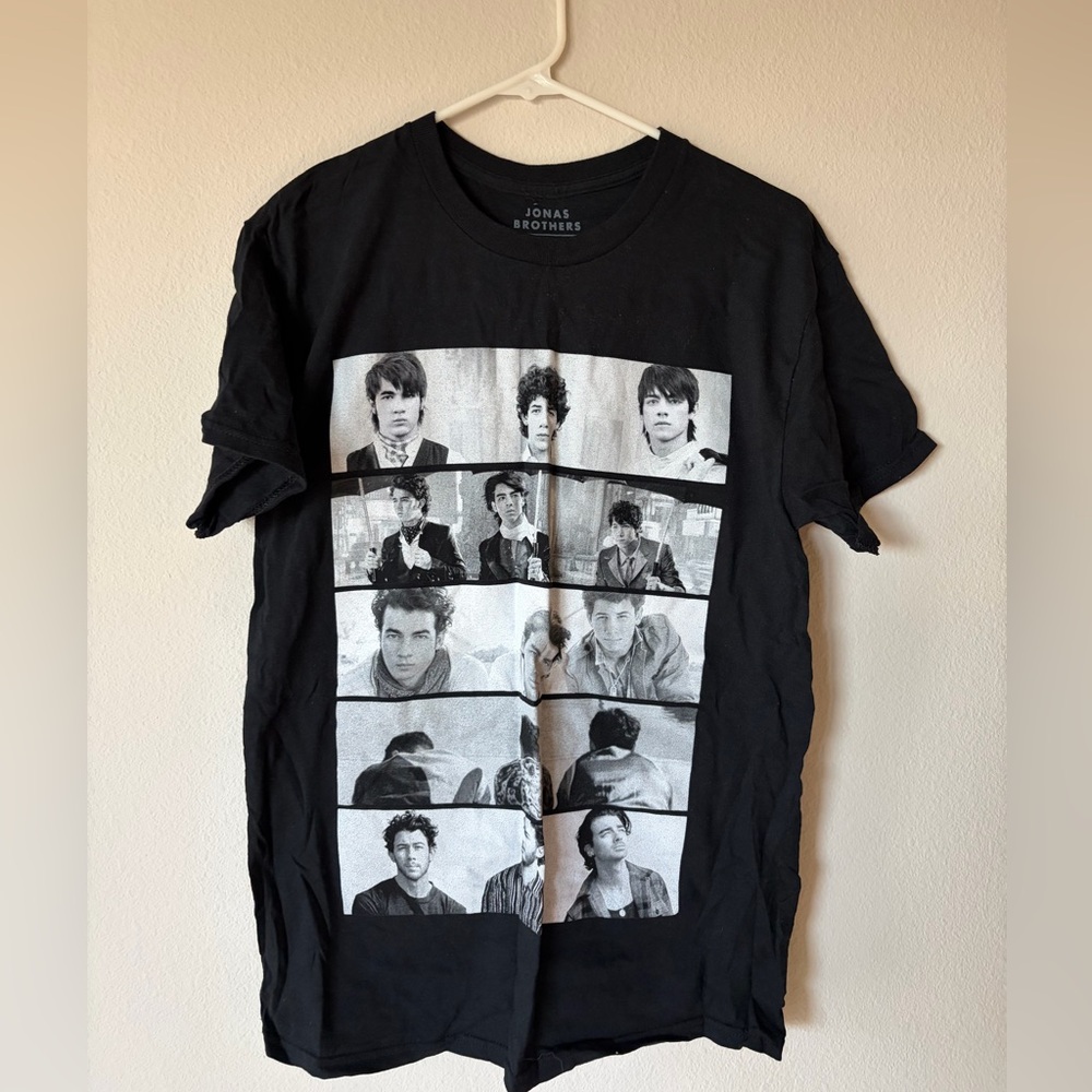 Jonas Brothers Graphic Tee Medium Black Tour Shirt Y2K Pop Band Merch